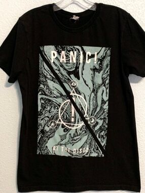 EUC Panic! At The Disco 2018 Pray For The Wicked Tour Shirt Size Medium